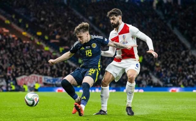 戏耍格瓦一战成名 “苏格兰萨拉赫”能接班正版吗？