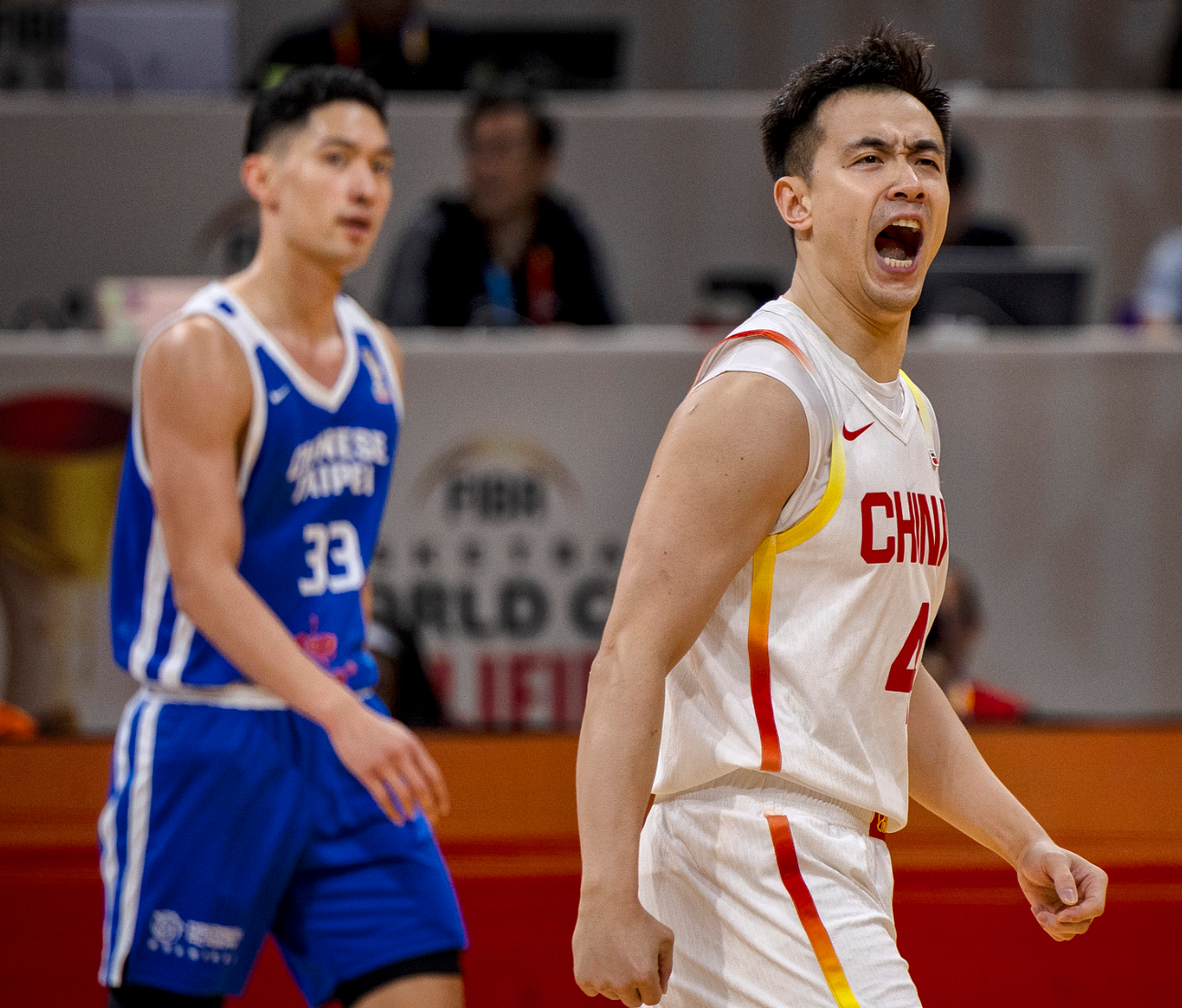 hth-5分钟4犯仍男篮功臣！末节超远三分绝平值千金 赵继伟14分钟13分